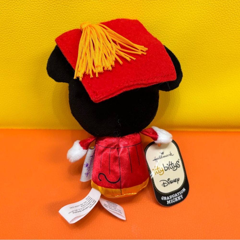 Hallmark itty bittys Disney Graduation Mickey Plush with Tag - Picture 3 of 6